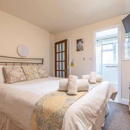 Central Windsor, 2 Bedroom 2 Bathroom, 5 Minutes To Castle Exterior foto