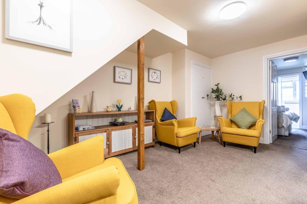 Central Windsor, 2 Bedroom 2 Bathroom, 5 Minutes To Castle Exterior foto